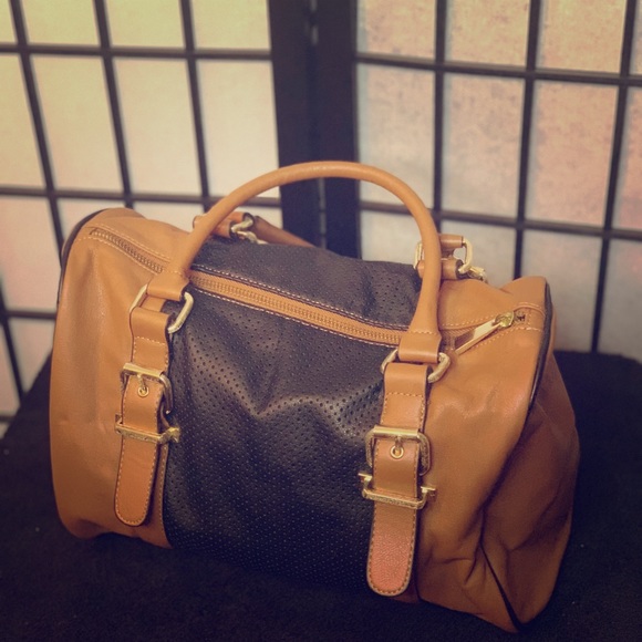 Express Satchel - Picture 1 of 3